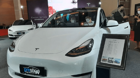 Mobil Listrik Merek Tesla
