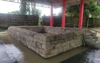 Makam Datu Pattimang Terendam Banjir.