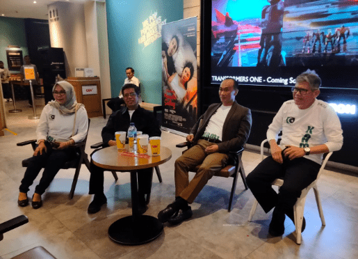 Dari kiri ke kanan: Sekum MD KAHMI Makassar Andi Sri Hastuti Sultan, Ketum MD KAHMI Makassar Prof A. Pangerang Moenta, Pj Gubernur Sulsel Prof Zudan Arif Fakhrulloh, dan Ketua MD KAHMI Makassar Prof Mashur Razak sesaat sebelum mengikuti Nobar Film Lafran di Bioskop CGV Panakukkang Square, Senin (24/06/2024).