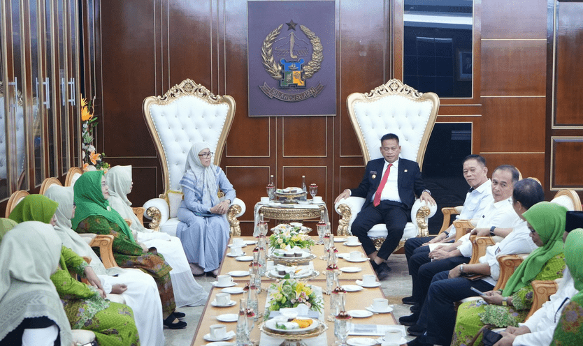 Pimpinan Wilayah Muslimat Nahdlatul Ulama (NU) Provinsi Sulawesi Selatan (Sulsel), Prof. Andi Majdah M Zain, melakukan kunjungan silaturahmi ke Penjabat Gubernur Sulsel, Prof. Fadjry Djufry, di Kantor Gubernur Sulsel, Rabu (22/1/2025).