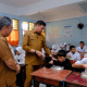 Bupati Gowa, Adnan Purichta Ichsan, bersama Dandim 1409 Gowa, melakukan peninjauan terhadap pelaksanaan program Makanan Bergizi Gratis, Selasa (21/01/2025).