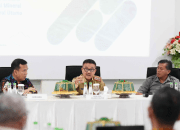 Sekretaris Daerah Provinsi Sulsel, Jufri Rahman menghadiri rapat terkait laporan progres Joint Venture Company (JVC) PT SCI (Perseroda) dengan tiga perusahaan yang mengelola blok tambang di Sulsel, di Kantor SCI, Senin, 13 Januari 2025.