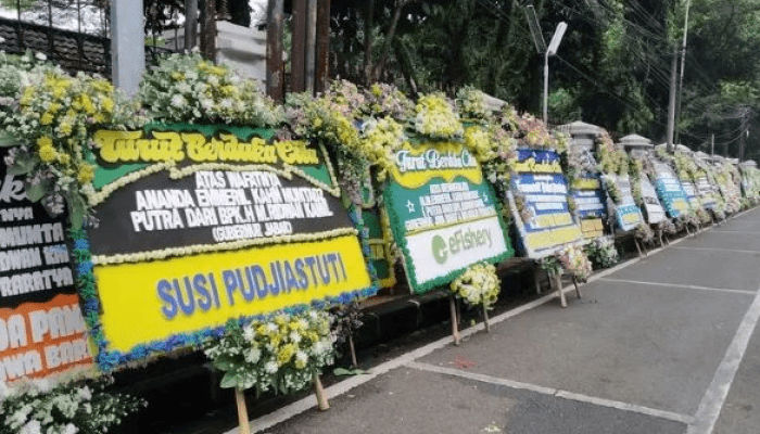Rekomendasi 10+ Toko Florist Papan Karangan Bunga Terbaik di Makassar