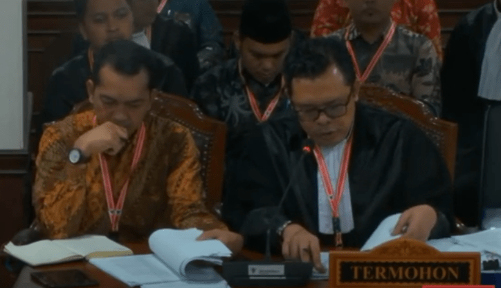 Pihak Termohon (KPU Sulsel) pada sidang Gugatan Pilgub Sulsel di Mahkamah Konstitusi, Senin (20/1/2025).