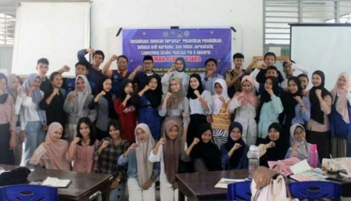 Tingkatkan Literasi Digital, PIK-R SMAN 4 Luwu Utara Gelar Diklat Jurnalistik dan Podcast