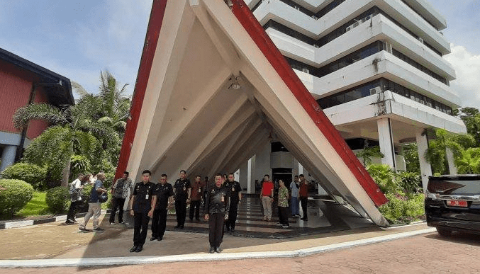 Suasana Rektorat Kampus Unhas (Foto: Unhas)