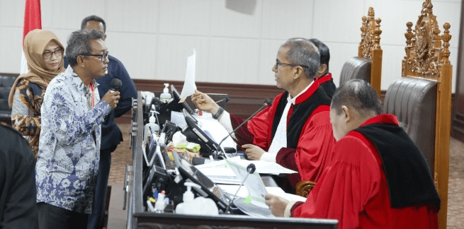 Mahkamah Konstitusi (MK) menggelar sidang lanjutan terkait sengketa hasil Pemilihan Wali Kota Palopo 2024 pada Senin (17/2/2025).