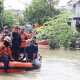 Wali Kota Makassar, Moh. Ramdhan "Danny" Pomanto, turun langsung ke lokasi banjir di Manggala Antang pada Kamis (13/2/2025) untuk meninjau kondisi warga.
