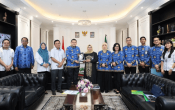Audiensi antara Wali Kota Makassar, Munafri Arifuddin, dengan Kepala BPJS Ketenagakerjaan Kantor Wilayah Sulawesi Maluku Mintje Wattu, bersama jajarannya, di Balai Kota Makassar, Senin (17/3/2025).