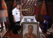Bupati Lutim Melayat ke Empat Rumah Duka di Wasuponda, Sampaikan Empati dan Dukungan