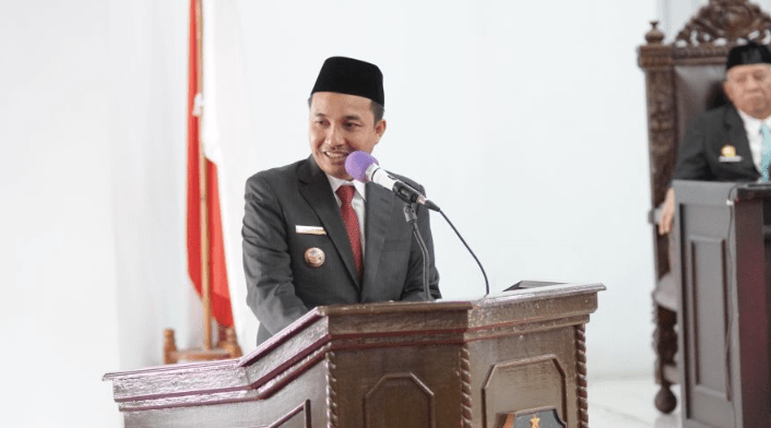 Bupati Luwu Utara, Andi Abdullah Rahim menyampaikan pidato perdananya pada Rapat Paripurna DPRD Luwu Utara, Rabu (5/3/2025)