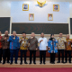 Gubernur Sulawesi Selatan, Andi Sudirman Sulaiman, memaparkan program "Sulsel Terkoneksi" saat menerima kunjungan Menteri Perhubungan, Dudy Purwagandhi, di Ruang Rapat Pimpinan Kantor Gubernur Sulsel, Rabu (19/3/2025).
