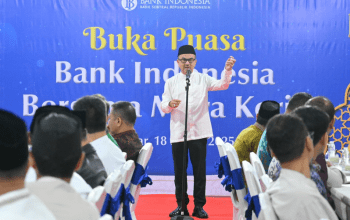 Sekretaris Daerah (Sekda) Provinsi Sulawesi Selatan Jufri Rahman menghadiri Buka Puasa Bank Indonesia (BI) Bersama Mitra Kerja di House of Rewako, Jalan Pasar Ikan, Makassar, Selasa 18 Maret 2025.