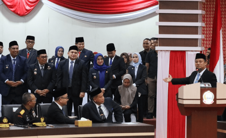 Wali Kota Makassar, Munafri Arifuddin, menegaskan komitmennya untuk terus bersinergi dengan Pemerintah Provinsi Sulawesi Selatan di bawah kepemimpinan Gubernur Andi Sudirman Sulaiman dan Wakil Gubernur Fatmawati Rusdi.