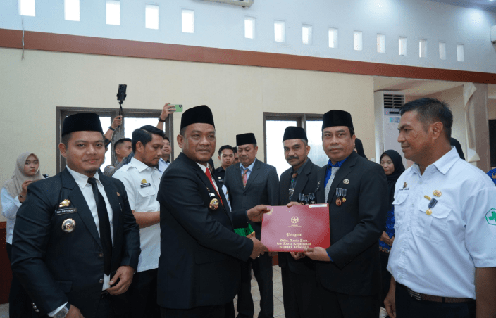 Pemerintah Kabupaten Luwu menggelar acara serah terima jabatan Bupati Luwu dari Penjabat Bupati Luwu kepada Bupati Luwu yang dilaksanakan di Aula Andi Kambo