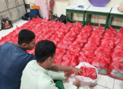 Perkuat Kepedulian Sosial di Bulan Ramadan, SMAIT Darul Fikri Makassar Gelar Aksi Berbagi Takjil