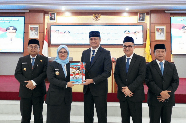 Momen Serah terima jabatan (Sertijab) Bupati dan Wakil Bupati Gowa di Aula Kantor Bupati Gowa, Senin (3/3/2025).