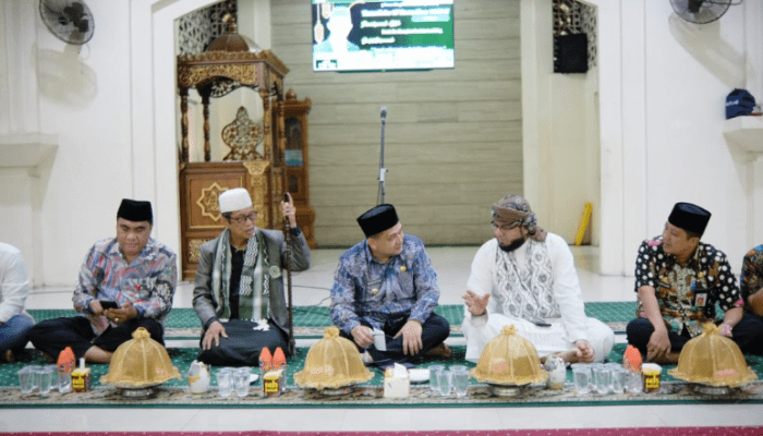 Wali Kota Makassar Munafri Arifuddin Buka Puasa Bersama Jamaah di Masjid Raya, Bahas Rencana Renovasi