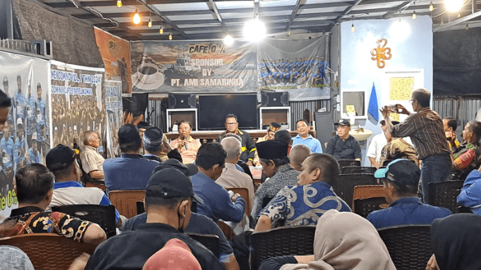 Pertemuan warga perumahan Taman Telkomas yang digelar bersama Penjabat (Pj) Ketua RW, Pj Ketua RT, serta dihadiri oleh Lurah Berua, Babinsa, dan Bhabinkamtibmas setempat, Sabtu (26/4/2025).