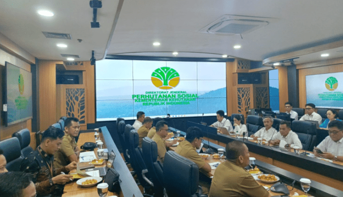 Bupati Luwu Timur Gelar Rapat Strategis Bersama Kementerian Kehutanan RI