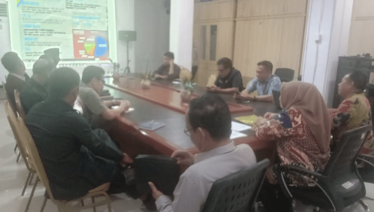 Komisi III DPRD Kabupaten Toraja melakukan kunjungan kerja ke Kantor Dinas Lingkungan Hidup (DLH) Kota Makassar