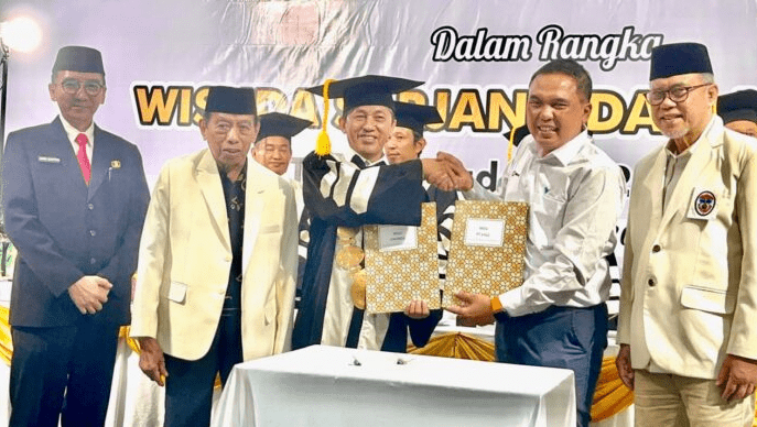 PT Vale Indonesia resmi menandatangani nota kesepahaman (MoU) dengan Universitas Andi Djemma (Unanda) Palopo, dalam sebuah seremoni yang berlangsung bertepatan dengan prosesi wisuda Sarjana dan Magister, Senin, 26 Mei 2025 di Gedung Saodenrae Convention Center, Palopo.