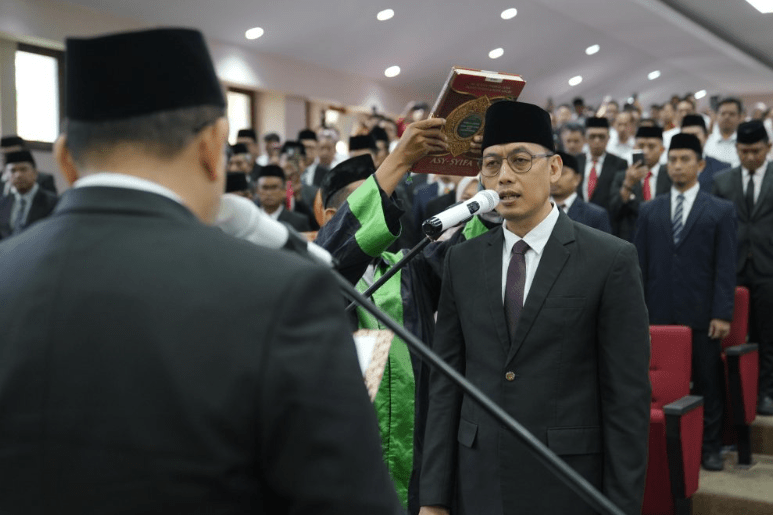 Wali Kota Makassar, Munafri Arifuddin melantik Dr. Andi Zulkifli Nanda sebagai Sekretaris Daerah (Sekda) Kota Makassar definitif, di Balai Kota Makassar, Rabu (28/5/2025).