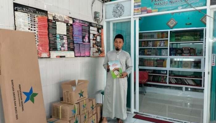 Kakanwil Sambut Baik Bantuan Bahan Bacaan Bermutu ke 165 Perpustakaan Masjid di Sulsel