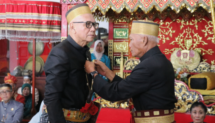 Opu Hatta Marakarma Resmi Dikukuhkan Sebagai Mincara Malili oleh Datu Luwu