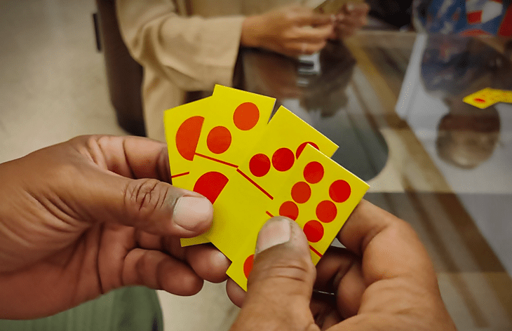 Ilustrasi Permainan Domino