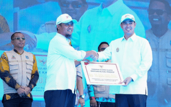 Gubernur Andi Sudirman Sulaiman Menyerahkan 15 Milyar untuk Kabupaten Pangkep