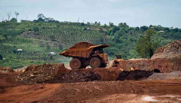 Tambang di Persimpangan: Menakar Harapan Keberlanjutan di Era Dekarbonisasi
