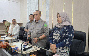 Kepala Kejaksaan Negeri Gowa, Muhammad Ihsan (kiri) didampingi Kepala Seksi Kasi Pidana Khusus, Faizah (kanan).