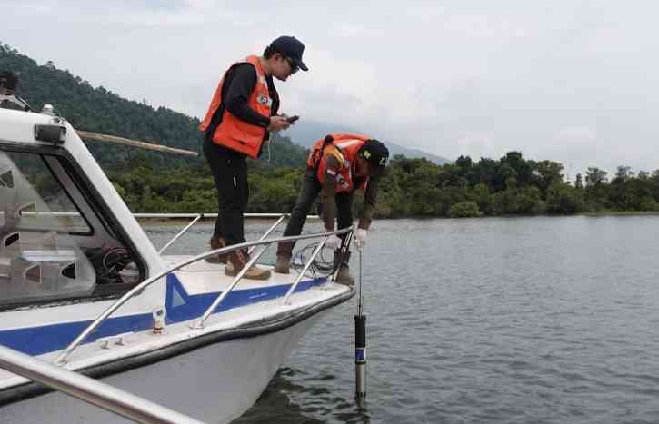 Pemantauan Kualitas Air Danau Towuti Pasca-Insiden Pipa Minyak PT Vale