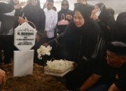 Ribuan Pelayat Iringi Pemakaman Ibunda Wakil Gubernur Sulsel Fatmawati Rusdi