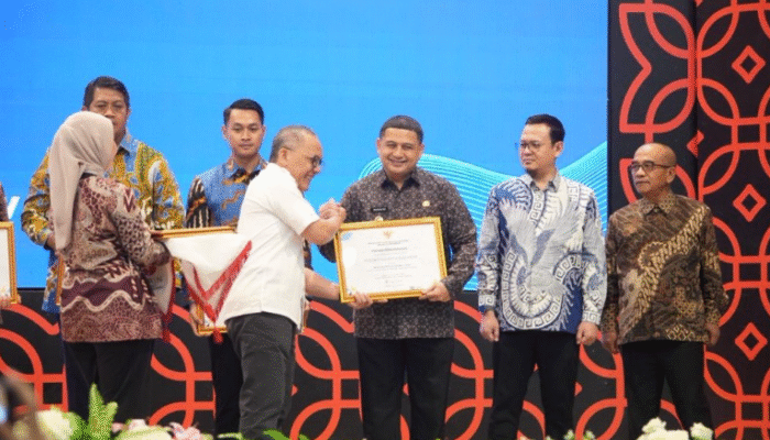 Makassar Raih Penghargaan Nasional BRIDA Optimal 2025, Appi: Bukti Pembangunan Berbasis Riset