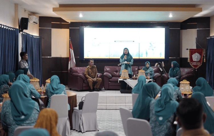 Buka Kegiatan SMEP, Melinda Aksa Dorong Kinerja PKK Kecamatan Lebih Terukur dan Berdampak