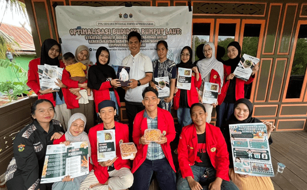 PPK Ormawa Internal FORMA Kesmas Unhas Gelar Evaluasi Penyuluhan APD serta Pelatihan dan Praktik Pengolahan Produk Inovatif Berbahan Dasar Rumput Laut di Desa Boddie, Pangkep