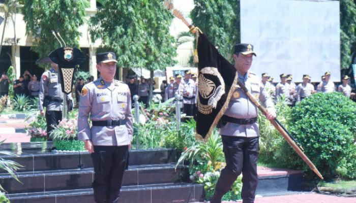 Irjen Pol Djuhandhani Resmi Pimpin Polda Sulsel, Disambut Tradisi Angngaru dan Padduppa