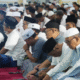 Jamaah Larut dalam Dzikir yang Dipimpin Ustadz H. Firdaus Malie