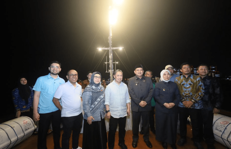 Munafri-Aliyah Sambut Wamen Luar Negeri di Makassar, Pamerkan Pesona Pinisi