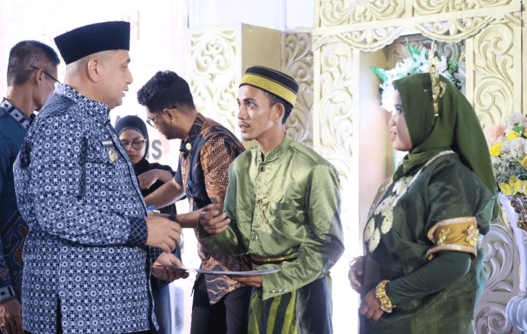 Pemkot Gelar Isbat Nikah Massal, 33 Pasangan Kini Sah di Mata Negara di HUT Makassar ke-418