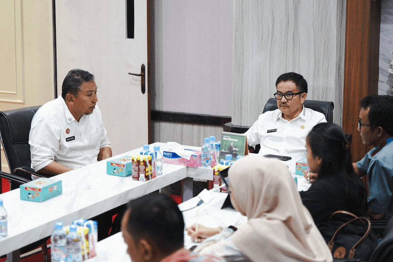 Rapat Koordinasi Konstruksi Sekolah Rakyat yang dipimpin oleh Sekretaris Daerah Provinsi Sulsel, Jufri Rahman, di Ruang Rapat Sekda Sulsel