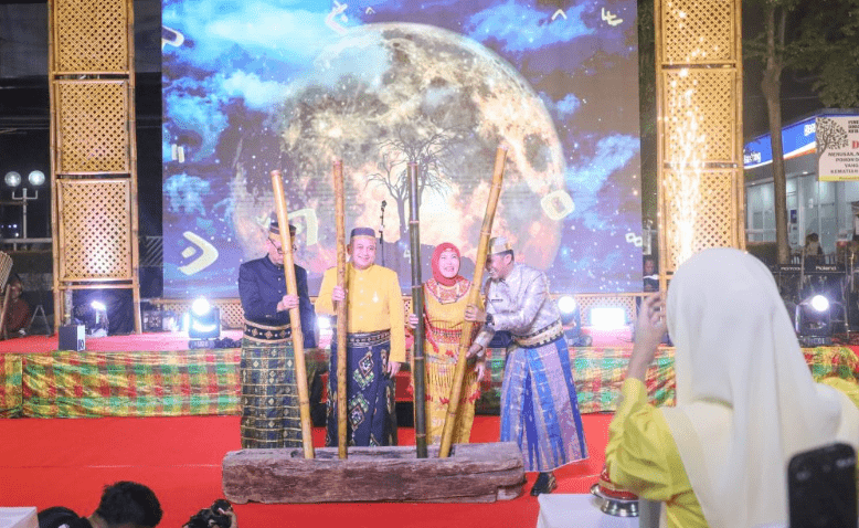 Wali Kota Munafri Buka Parade Singara’ Bulang HUT Kota ke-418