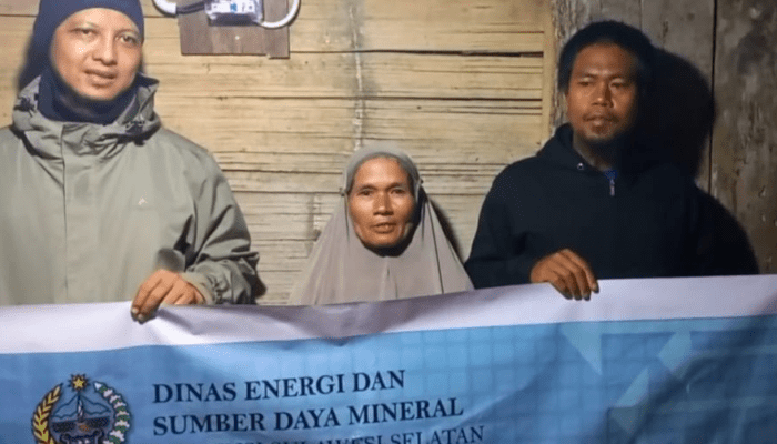 Pemprov Sulsel Perluas Akses Listrik, 215 Rumah Tangga Terima BPBL 2025