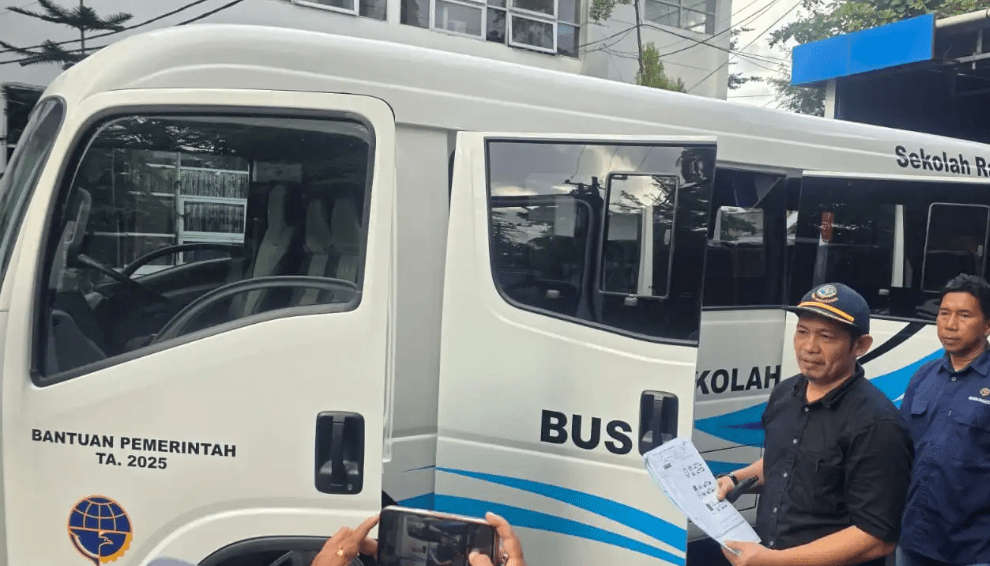Bus Sekolah Gratis Pemkot Makassar
