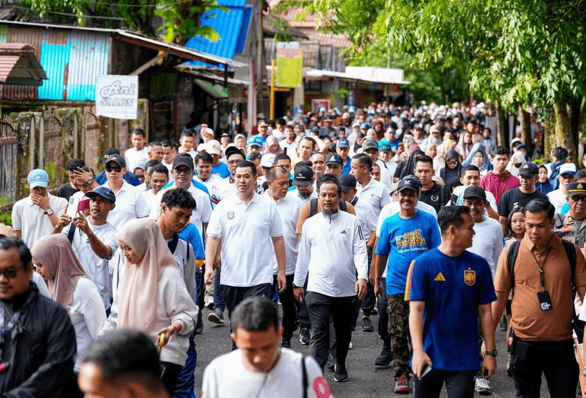 Gubernur Sulsel Lepas Ribuan Peserta Jalan Sehat Anti Mager di Pangkep
