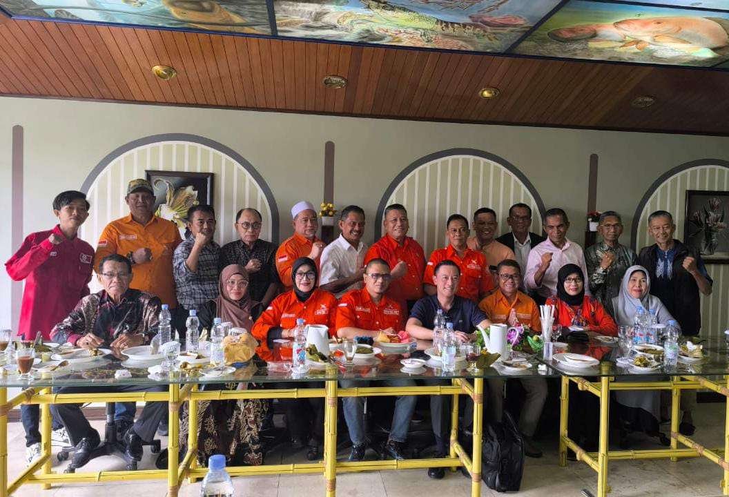 Co-Captain Tim Pemenangan Anies Baswedan, Tom Lembong, melakukan silaturahmi tertutup dengan jajaran pimpinan Gerakan Rakyat (GR) Sulawesi Selatan (Foto: Humas GR Sulsel)