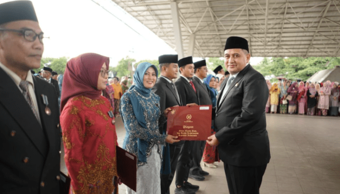 830 ASN Pemkot Makassar Terima Satyalancana Karya Satya, Wali Kota Tekankan Integritas dan Keteladanan
