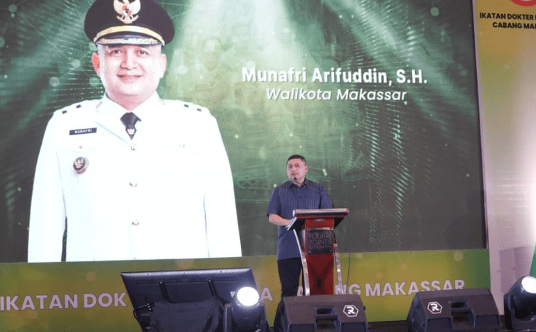 Wali Kota Makassar, Munafri Arifuddin, saat memberikan sambutan pada Puncak Peringatan Hari Bakti Dokter Indonesia (HBDI) ke-75
